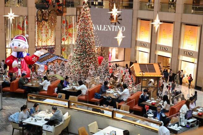 Salesforce.com Inc.最新发布预测显示，今年耶诞假期销售旺季期间，全球消费者物价可能会上涨20%。（图／报系资料库）