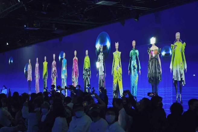 虚拟服装谢幕。（臺北时装周提供）