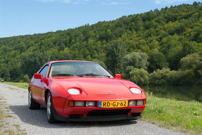 美国一名剧组人员意外发现13辆保时捷928被弃置在空地上，现场宛如一座大型保时捷坟场。（示意图／达志影像）