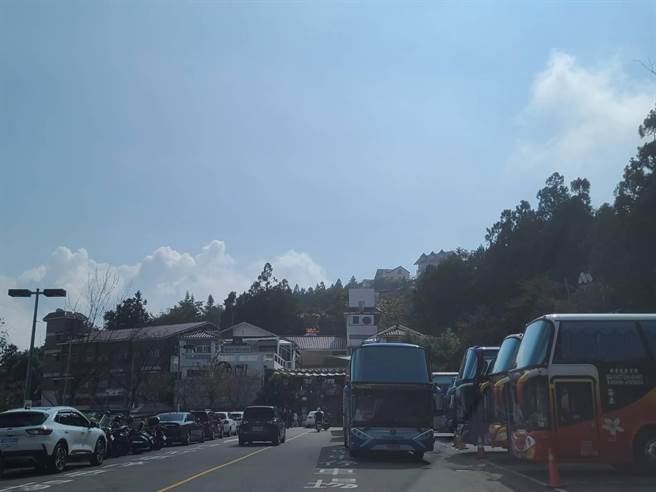 南投风景区涌入大批游客。（民眾提供／卢金足南投传真）