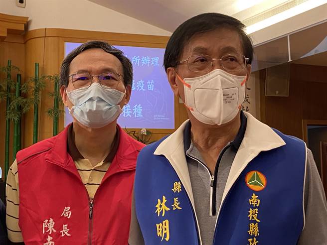 南投縣目前已完成32萬2574人接種作業，全縣人口涵蓋率50.55％。（盧金足攝）  