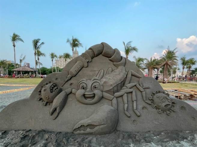 旗津黑沙星座沙雕之天蝎座。（高市观光局提供）