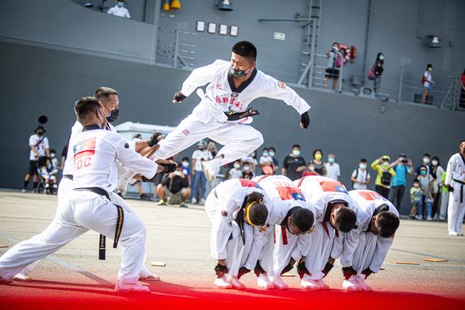 莒拳战技表演。（袁庭尧摄）