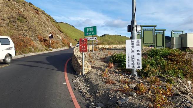 連假期間上午8時至下午3時易發生車多壅塞狀況，用路人如當天往返清境風景區，建議提前早上8點以前抵達避開車潮。（民眾提供／ 盧金足南投傳真）