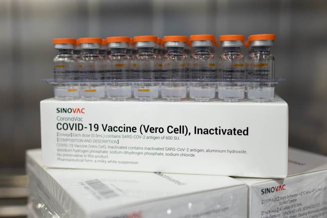 曾接種過大陸科興、國藥疫苗第1劑的民眾，返台後可自選國內現有廠牌作為第2劑。（圖／Shuttwrstock）