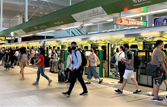 台中捷運綠線通車至今累計運量將突破200萬，中捷尋找3名幸運兒。(中捷公司提供／林欣儀台中傳真)