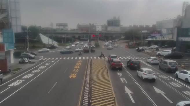 台南市交通局統計連假首日，國道交流道出現大量車潮。（台南市交通局提供／程炳璋台南傳真）