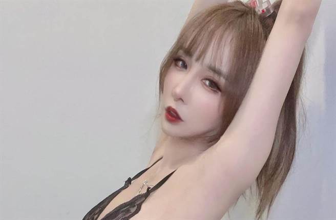 雪碧有「情色教主」的封号。（图／真雪碧 无双ss脸书）