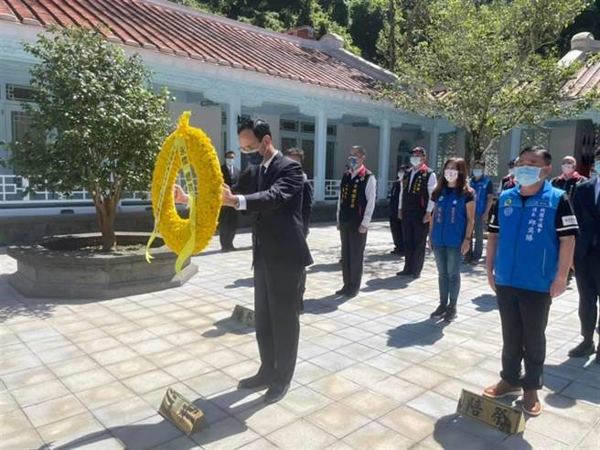 国民党党主席朱立伦6日上午赴桃园慈湖、头寮陵寝谒陵。（图／本报系资料照）