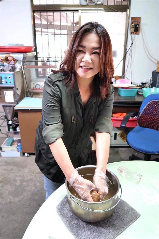 立委马文君「洗爱玉」，成为瞩目焦点，更引发大眾对农业的关注。（马文君服务处提供／廖志晃南投传真）