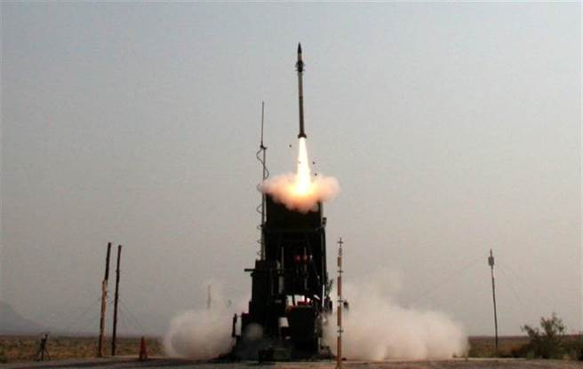 美军在以色列协助下，首度在新墨西哥州实测了铁穹防御系统。（美国国防部）