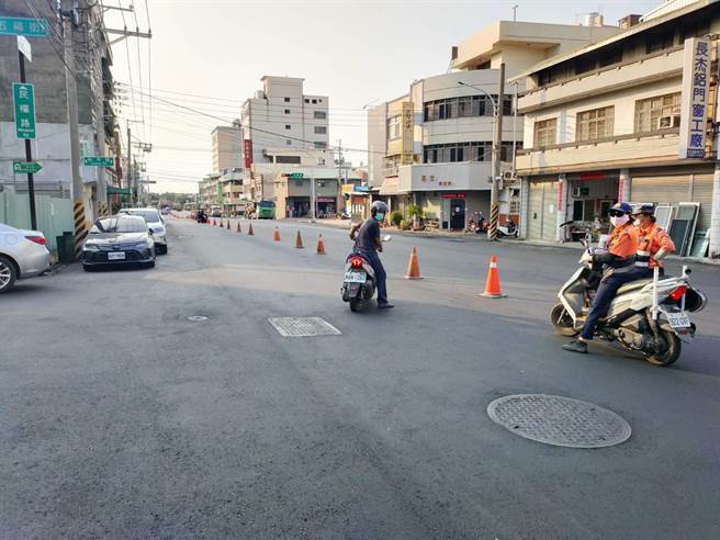 黃姓騎士不滿無法進入管制區，涉嫌徒手毆打義交余員。（民眾提供）