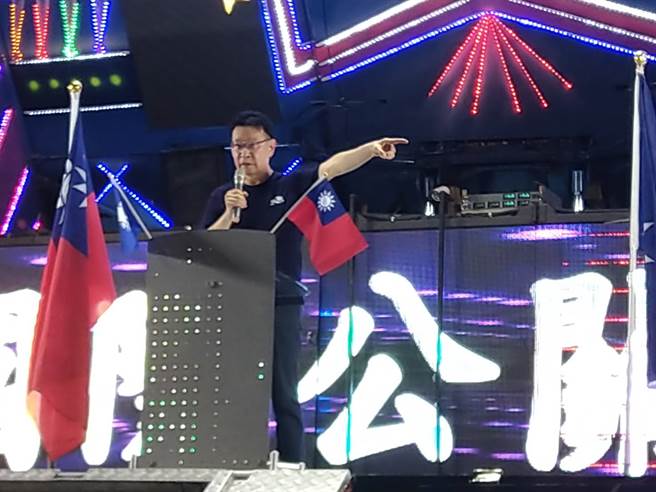 赵少康提到，中共总书记习近平今天纪念辛亥革命110周年，不可能说，一方面追思国父孙中山，一面否认中华民国，甚至还要消灭中华民国，两者是矛盾的。（记者林雅惠摄）