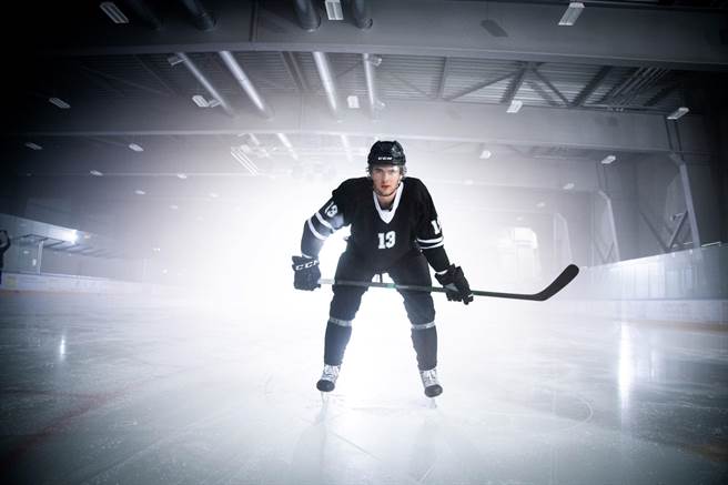 宝齐莱玩跨界 与笔具品牌联名 邀曲冰球明星代言（Carl F. Bucherer提供）