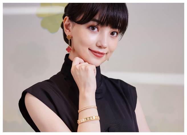 黑嘉嘉戴梵克雅宝Alhambra珠宝 更添幸运气场（Van Cleef & Arpels提供）