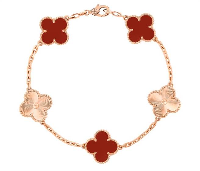 梵克雅宝Vintage Alhambra手炼，玫瑰金、红玉髓，约14万3000元。（Van Cleef & Arpels提供）