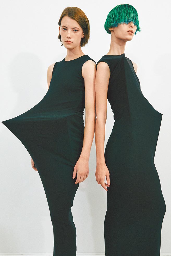 裙装结合各种独特线条，打造完全耳目一新的Loewe时装。（Loewe提供）