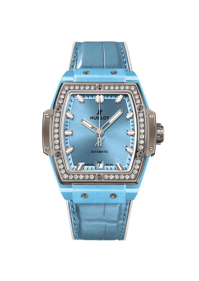 宇舶表Spirit Of Big Bang钛金属粉蓝陶瓷镶钻腕表，61万9000元。（宇舶表提供）