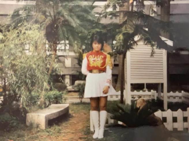 台北市副市长黄珊珊分享自己就读北一女参加乐仪队时的照片。（图／摘自黄珊珊脸书）