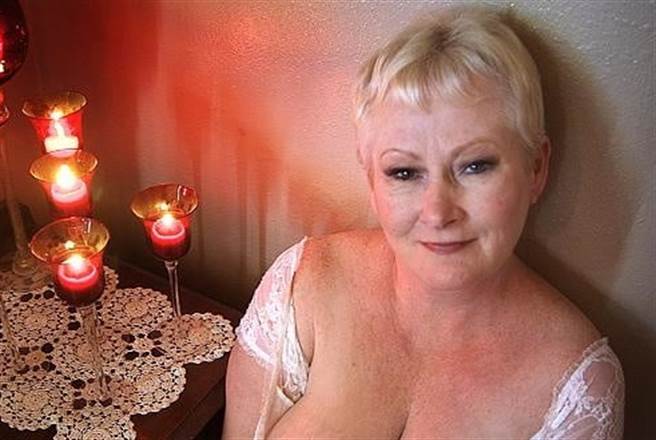 蜜雪兒感謝這份工作讓她與兒子脫離貧窮生活。(取自m70056推特)