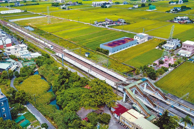 交通部属意高铁延伸宜兰设站点设在礁溪四城，图为四城地区空拍照。（李忠一摄）