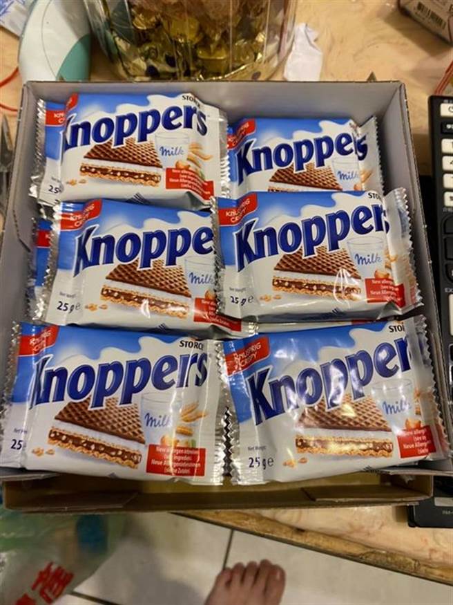 有民眾在好市多购买新款饼乾，觉得太甜所以退货，却遭店员质问「怎么少了2包？民眾怒发文公审，引起两派网友论战。（图／翻摄自脸书Costco好市多 商品经验老实说） 