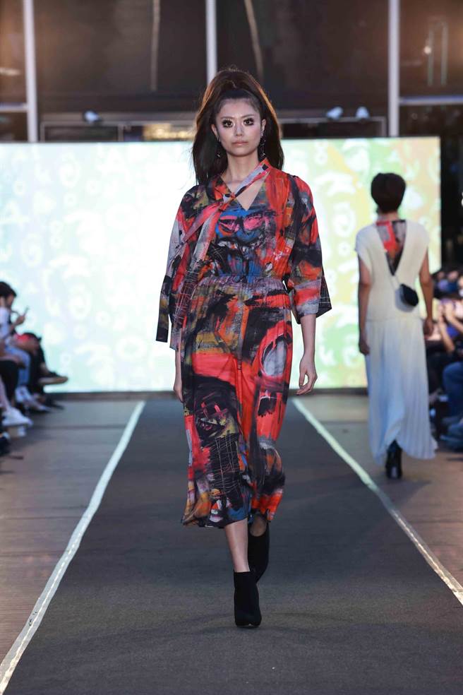 GIOIA PAN本季服装结合小马倪子钧缤纷的艺术创作。（臺北时装周提供）