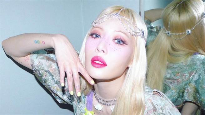 泫雅今日被粉絲問到婚期，她也大方回應。（圖／IG@hyunah_aa）