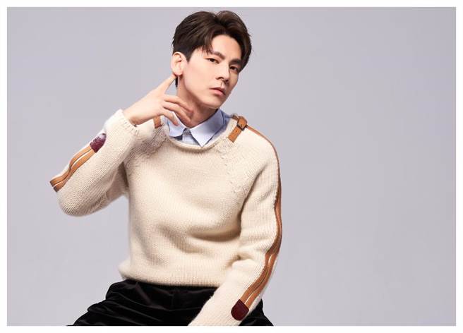 林柏宏在新剧《2049》为诠释深爱着家人、却对家人施暴的两极性格，下了不少苦功夫，但也演得很过瘾，穿GUCCI秋冬男装帅气指数破表。（JOJ PHOTO摄）