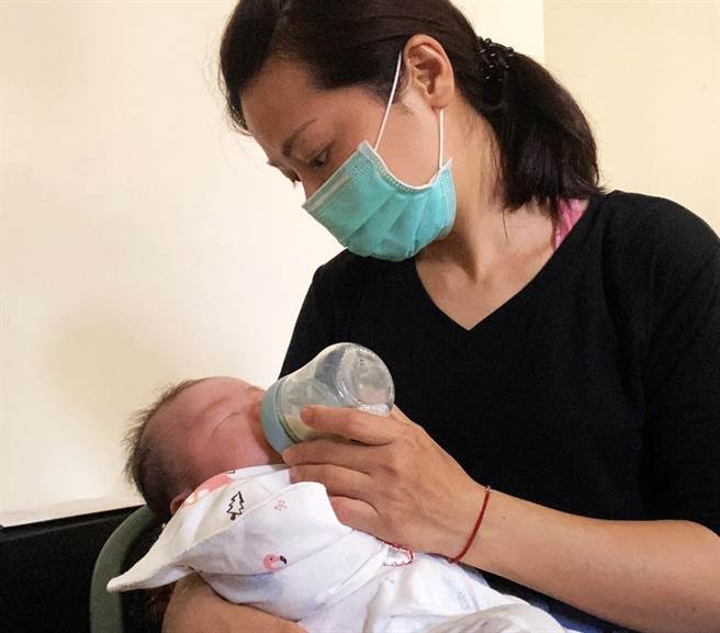 嘉义市政府今年提高到宅坐月子服务费用补助，从原本每小时补助200元，提高到每小时补助250元。（嘉义市政府提供∕吕妍庭嘉义传真）