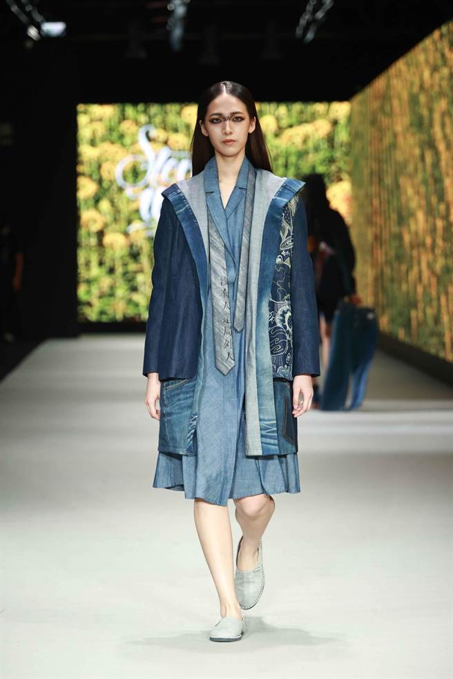 本季服装结合齐柏林镜头下的台湾，将动态影像转化为服装语汇。（臺北时装周提供）