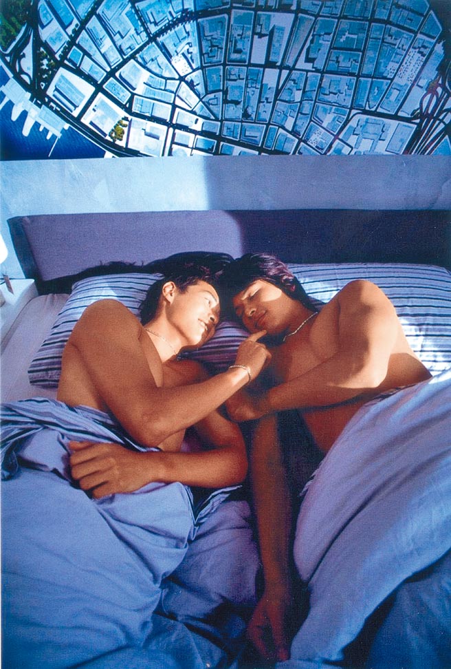 Duncan（右）在《17歲的天空》中和楊祐寧飾演同志愛侶。（資料照片）