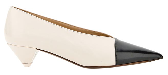 Tod’s Tacco黑白拼接低跟鞋2万3000元。（Tod’s提供）