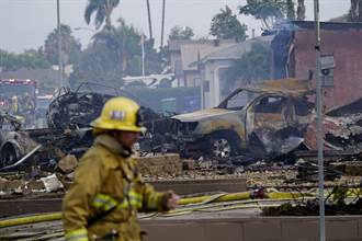 小飛機墜毀加州波及住宅 至少2死2傷