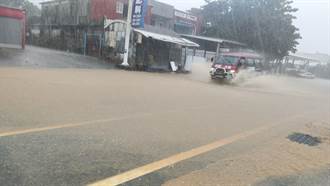 圓規颱風為台東帶來豪雨 台9線綠色隧道宛如黃河