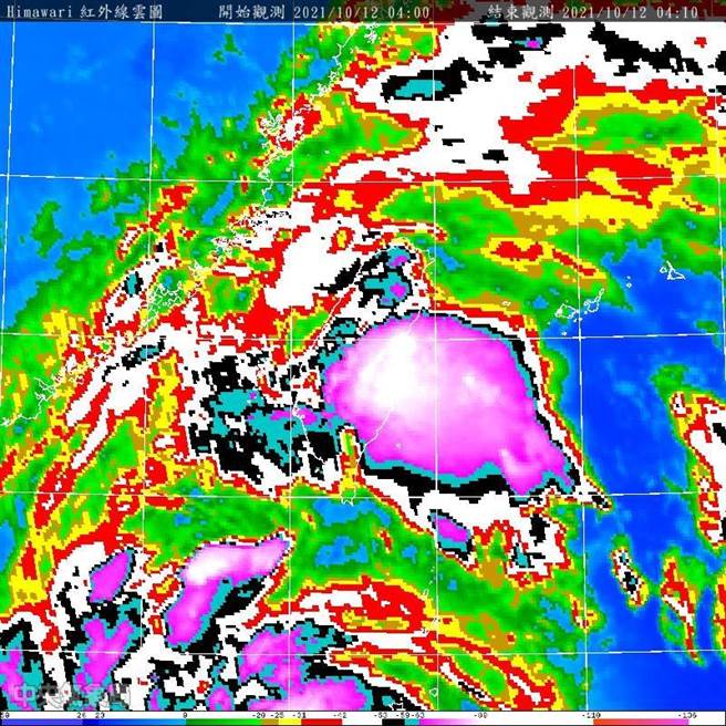 图为卫星云图，受圆规颱风外围环流影响，台湾被一大坨紫爆的对流云系覆盖。(翻摄自气象局)