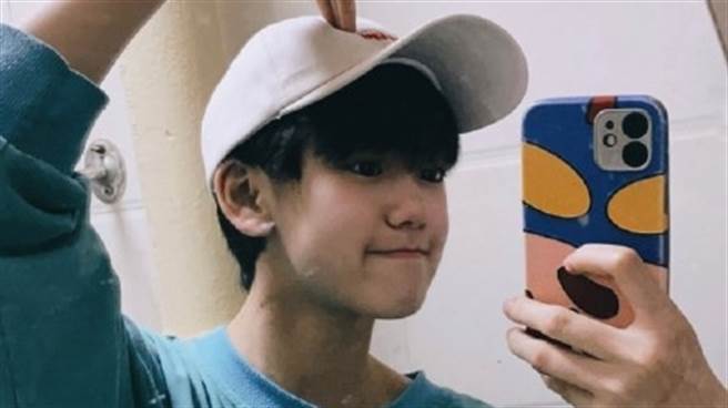 忆光年付佳源日前遭到爆料真实身份是女生，让粉丝全傻眼。（图／微博@付佳源）