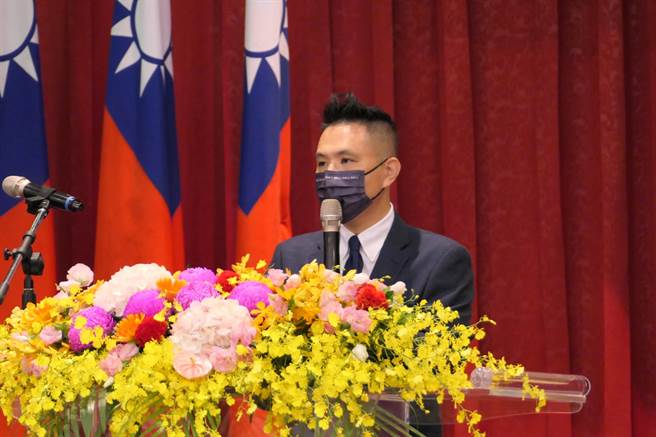 国民党立委陈以信上午参加华侨节庆祝大会。（赵婉淳摄）