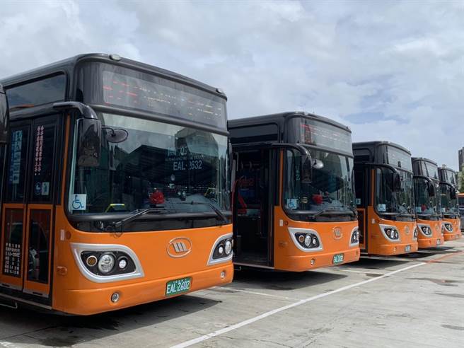 新北579路线升级电动公车 总数突破76辆。（新北市交通局提供）