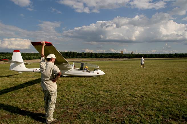 北海道今早发生滑翔机坠毁事故。(示意图／shutterstock)
