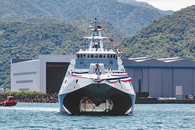 立法院国防委员会13日将赴宜兰考察塔江级舰（见图），以及建造高效能舰的龙德造船厂。（军闻社）