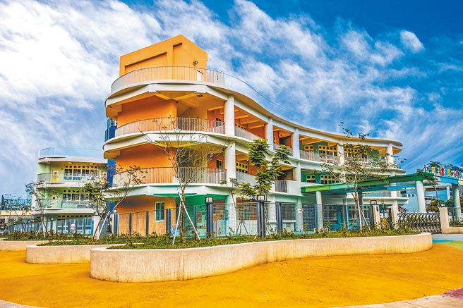 新竹县嘉丰非营利幼儿园荣获「2021国家卓越建设奖」中最佳规画设计类金质奖。（罗浚滨摄）