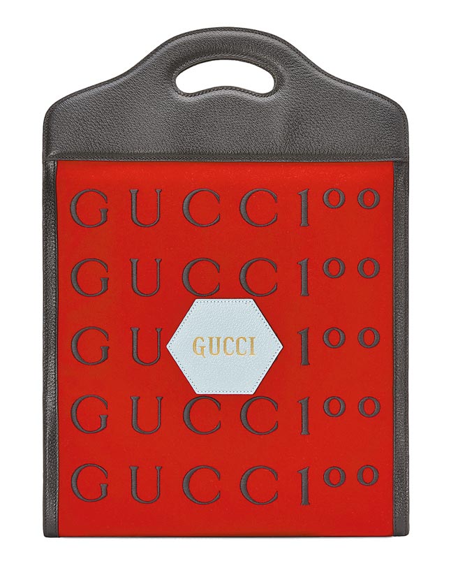 GUCCI百年庆Centennial红色Logo手拿肩背包，8万2100元。（GUCCI提供）