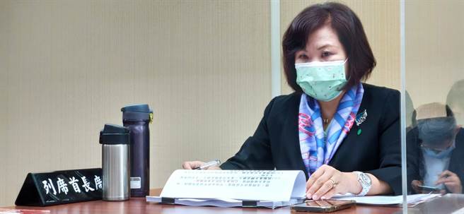 立法院社会福利及卫生环境委员会今天邀请劳动部等就「疫情期间我国就业安定措施之推动情形暨劳工纾困措施之落实状况将成效报告」。（林良齐摄）