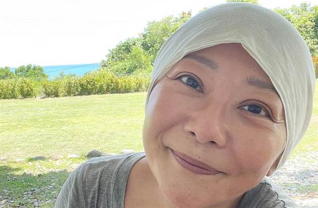 曹蘭成為圓規颱風的受災戶。（圖／曹蘭蘭蘭蘭臉書）