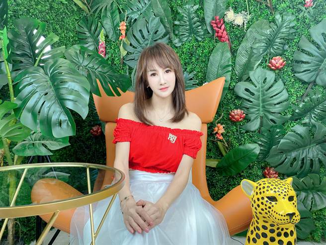 王宥忻在直播节目中分享心路歷程，帮助更多人找到梦想、缩短奋斗的时间。（固力狗娱乐提供）