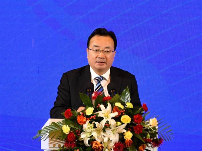 国台办经济局局长张世宏致辞。