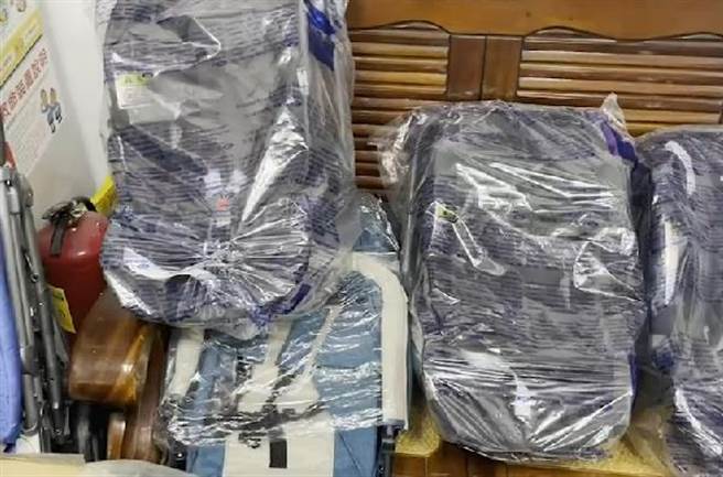 妇人没花半毛钱搬走12样商品（翻摄照片／戴上容新北传真）