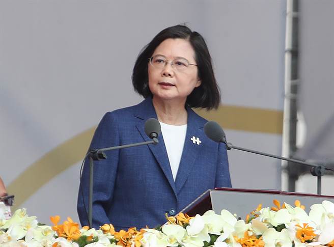 中華民國110年國慶大會10日於總統府前舉行，蔡英文總統蒞臨會場上台發表國慶演說。（資料照，鄭任南攝）