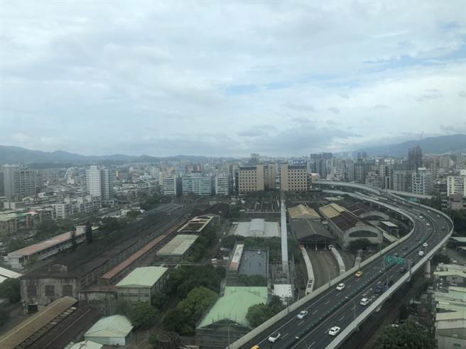 信义房屋 松山都更、危老进入收割期  预售揭露五案最高每坪221.9万元。(图/信义房屋提供)